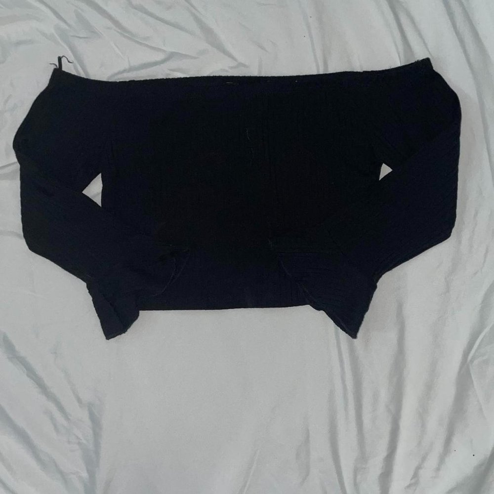 FOREVER 21 off the shoulder crop top